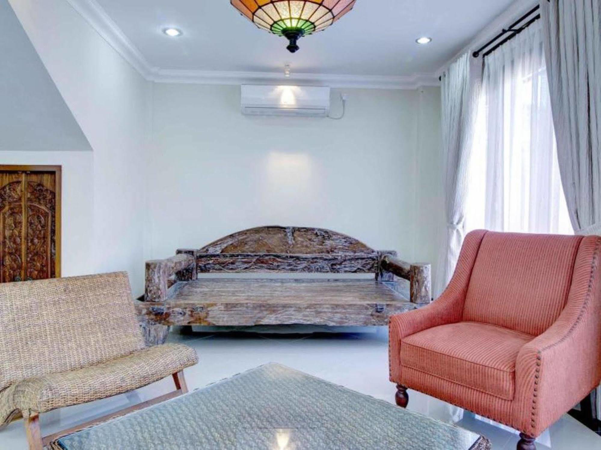 Hastinapura Residence Jimbaran Buitenkant foto